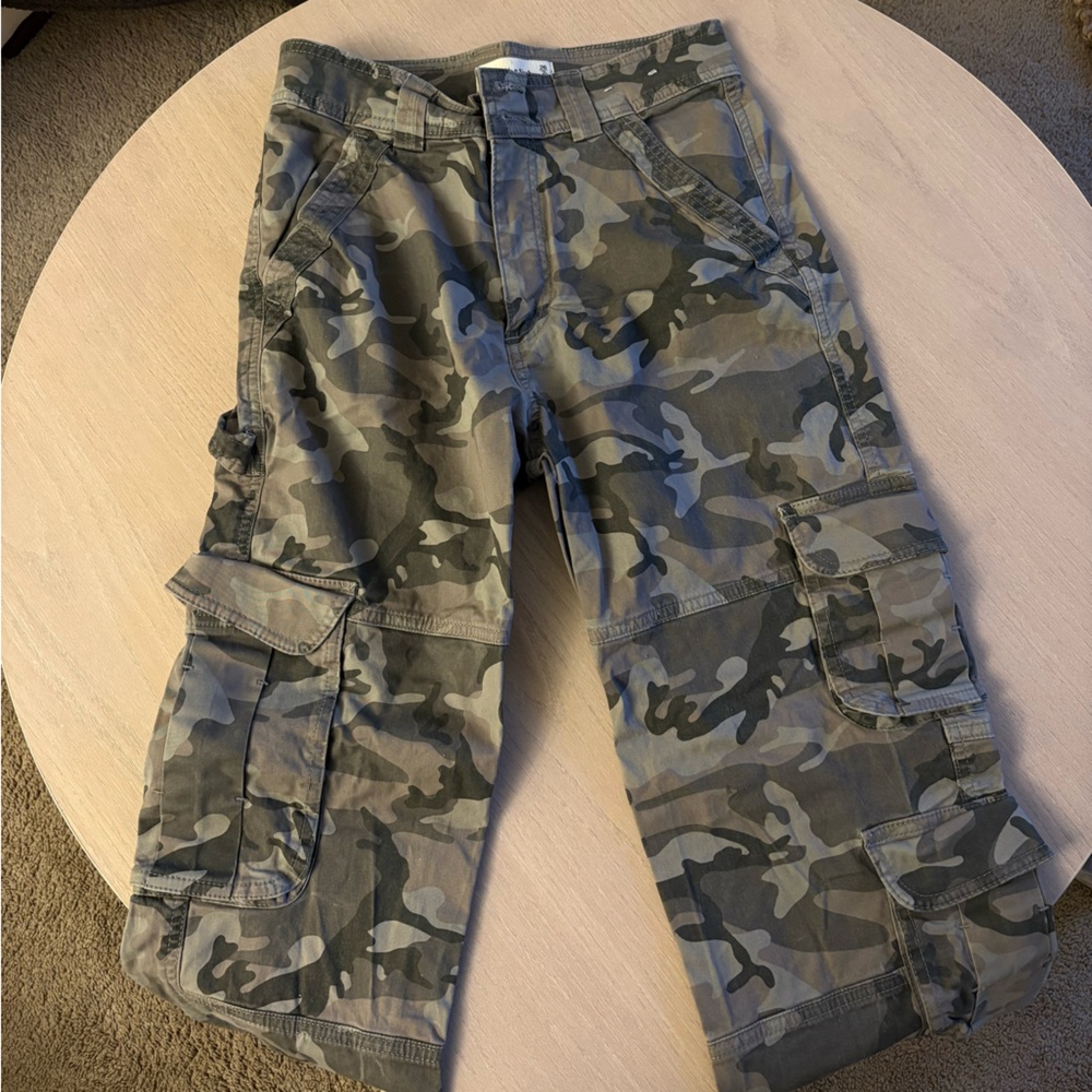 Abercrombie & Fitch Olive Camouflage Pants - size 2